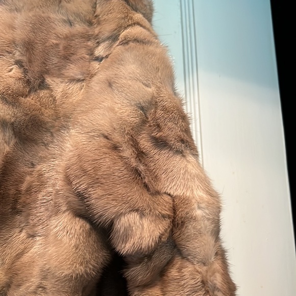 Vintage ladies fur long coat - Picture 14 of 16